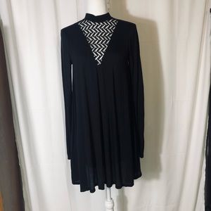 LaMade, Black, Lined, Shift dress with lace inset & keyhole back, size S, NWT